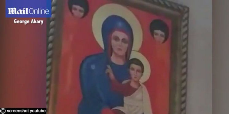 Vjernica svjedoči: "pogledala sam gore, ali nisam znala što bih trebala gledati. Tada sam vidjela Djevicu Mariju kako miče usnama.