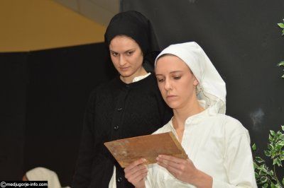 Kazališna predstava "Učiteljice" na Humcu