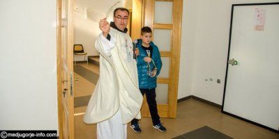 Blagoslov novoizgrađene mrtvačnice na groblju "Brzomelj" u Bijakovićima