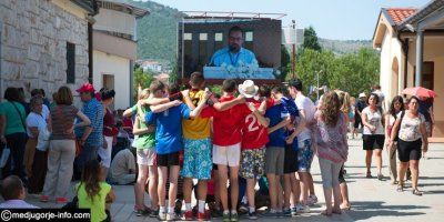 Kako zaustaviti "epidemiju krvarenja mladih" u Crkvi?