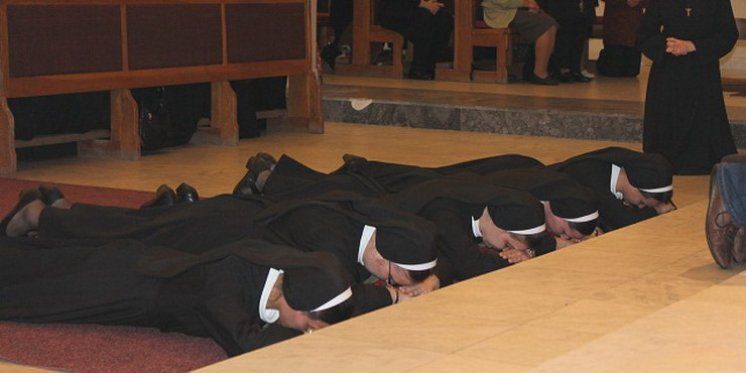 Polaganje doživotnih zavjeta