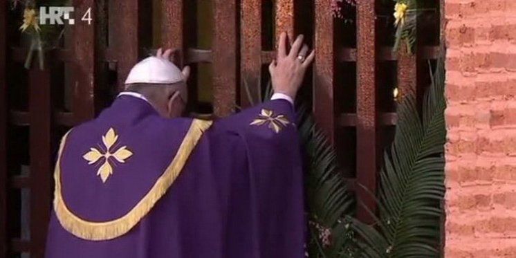 Papa Franjo: Posvijestiti da je liturgija "izvor i vrhunac" života koji je bogat milosrđem