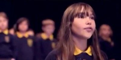 (VIDEO) 10-godišnja autistična djevojčica pjeva &ldquo;Hallelujah&rdquo; na način koji je zadivio svijet