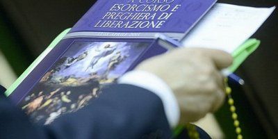 "O egzorcizmu i molitvi oslobođenja"