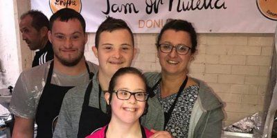 (VIDEO) HRVATICA ODUŠEVLJAVA AUSTRALIJU Zapošljava osobe s posebnim potrebama da rade krafne 'po hrvatski'