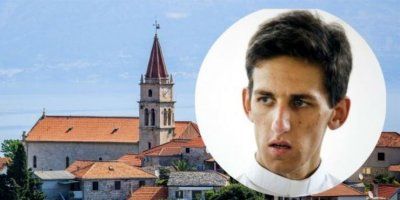 Župnik s Brača &lsquo;odmetnuo&rsquo; se od ustaljenih običaja i počeo zvoniti svaki put kad se rodi neko dijete: Ljudi su oduševljeni!