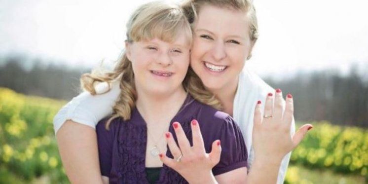 DIVNA GESTA Zaprosio djevojku pa pitao njezinu sestru sa sindromom Down: 'Hoćeš li zauvijek biti moja najbolja prijateljica?'