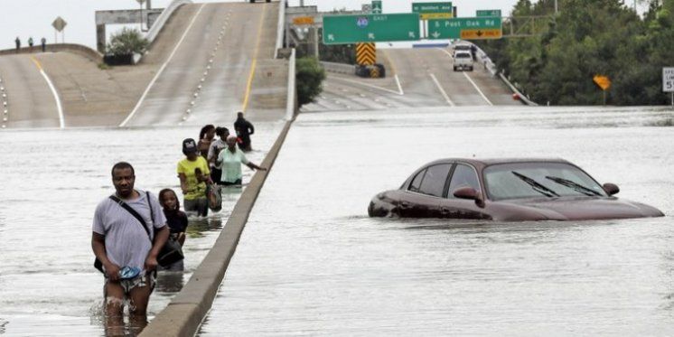 "Zahvaljujemo Bogu" - Ovom je ocu uragan Harvey oduzeo sve osim vjere u Boga