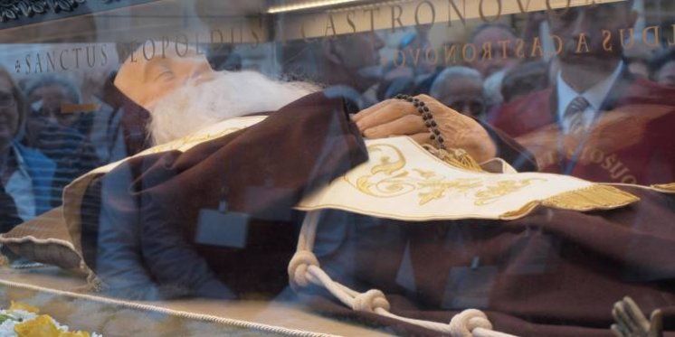 Sklonimo se u svetost &ndash; na tragu sv. Leopolda Mandića