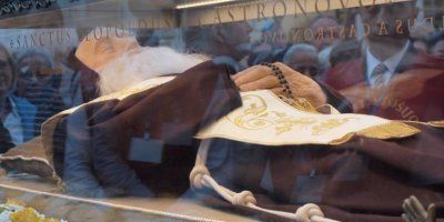 Sklonimo se u svetost &ndash; na tragu sv. Leopolda Mandića