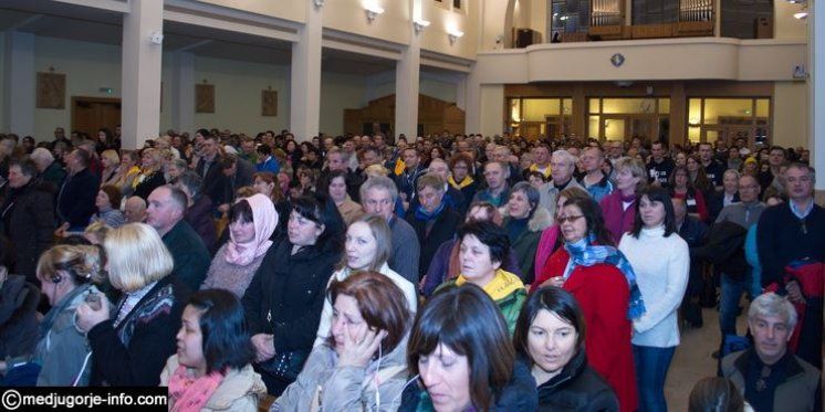 "NE IDE MI SE U CRKVU!" Kad vidim tko je danas u prvim klupama"!