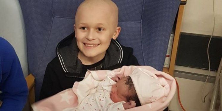 &ldquo;Želim ostati, ali vrijeme je da odem i postanem njen anđeo čuvar.&rdquo; Dječak na samrti živio je dovoljno dugo da vidi svoju novorođenu sestru