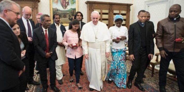 "Ta je krunica za mene velika utjeha" Na smrt osuđena pakistanska kršćanka smije zadržati Papinu krunicu