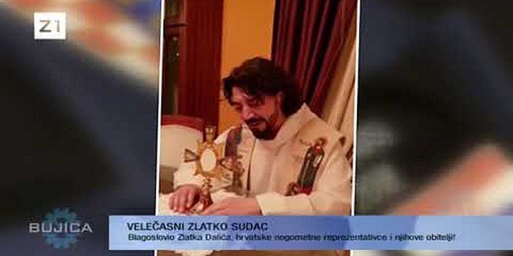 Velečasni Zlatko Sudac: Molitva i blagoslov za Vatrene &ndash; kad bi se političari ugledali na njih