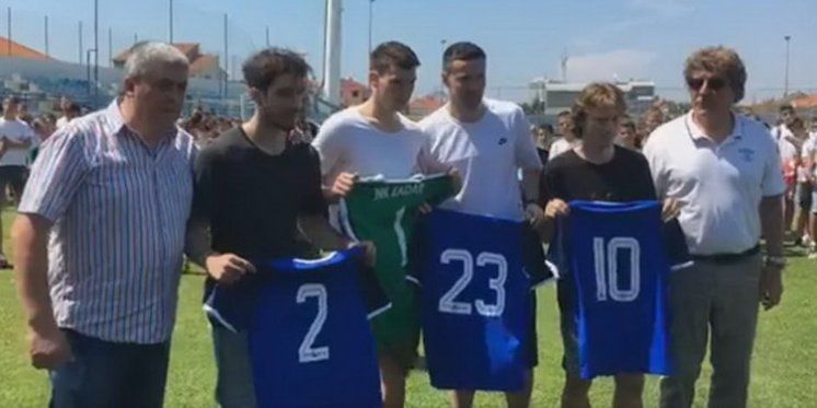 Vatreni odali počast preminulom suigraču Hrvoju Ćustiću, Subašić 'uvijek mi je u srcu'