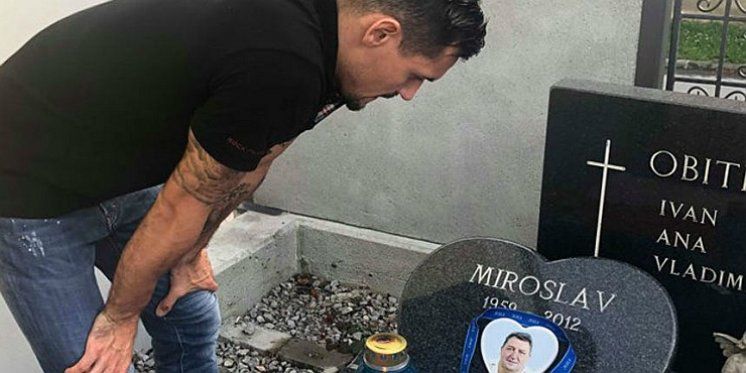 Dejan Lovren položio je medalju na spomen ploču prijatelja Miroslava Mišića &ndash; Minga