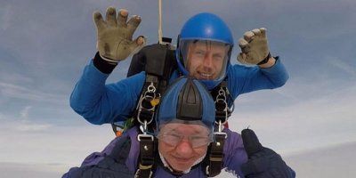 &bdquo;Je li to ptica? Je li to avion? Čekajte, pa to je biskup!&ldquo;