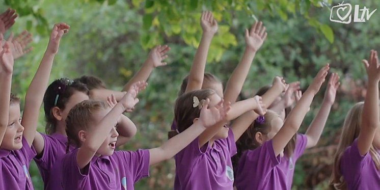 [SPOT] Nebeske iskrice i njihove obitelji ispjevale ''Molitvu za obitelj''