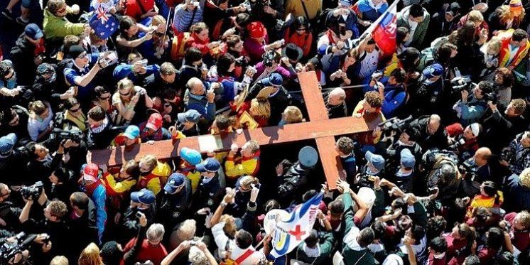 Hodočasnički križ i ikona Blažene Djevice Marije &ndash; simboli Svjetskog susreta mladih