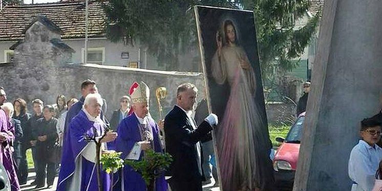 &bdquo;Hodočašće&ldquo; slike &bdquo;Milosrdni Isus&ldquo; stiglo u drevnu župu Bihać