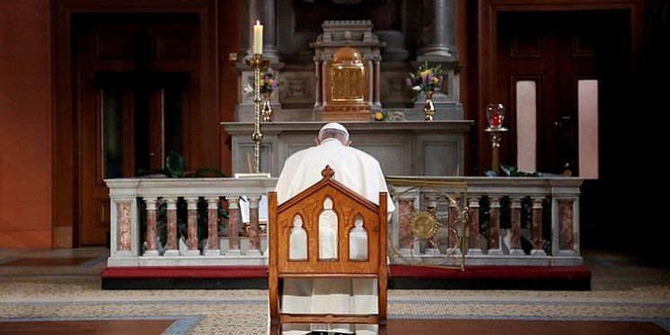 SVETI OTAC pozvao vjernike na sudjelovanje u inicijativi &bdquo;24 sata za Gospodina&ldquo;