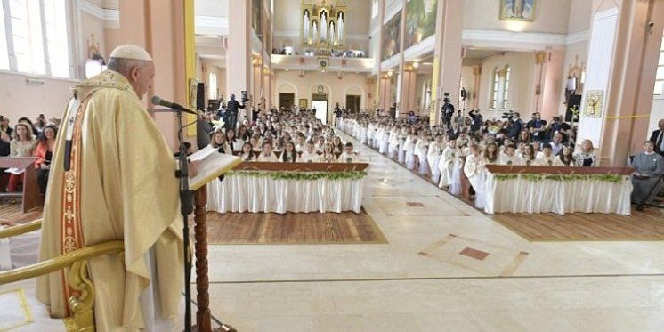 Papa Franjo prvopričesnicima: 'Naše je prezime: kršćani'