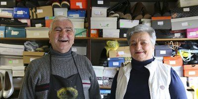 Dobri cipelići: Omiljeni bračni par iz Siska 'obuva' siromašne