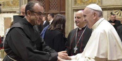 Vjernici i hodočasnici oduševljeni Papinom odlukom, a međugorski župnik fra Marinko Šakota poručuje: "Međugorje je pokret, nešto čudesno što je nastalo iz malog naroda''