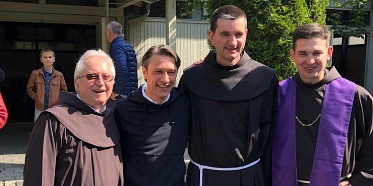 (FOTO) NA MISI SA HRVATSKIM VJERNICIMA: Niko Kovač na jutarnjoj misi u M&uuml;nchenu nakon osvajanja naslova prvaka Njemačke