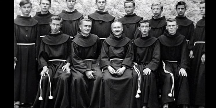 (VIDEO) Poslušajte pjesmu 'Žrtva fratara' posvećenu pobijenim hercegovačkim franjevcima  