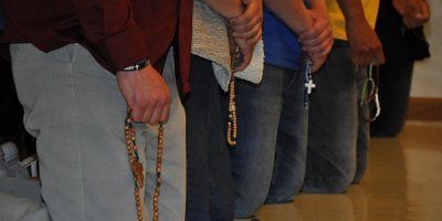 "Muževi katolici" pozivaju na misu i molitvu krunice za domovinu