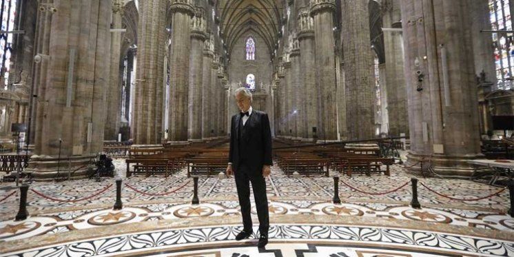"Muzika za nadu": Bocelli zapjevao za Uskrs u praznom milanskom Duomu