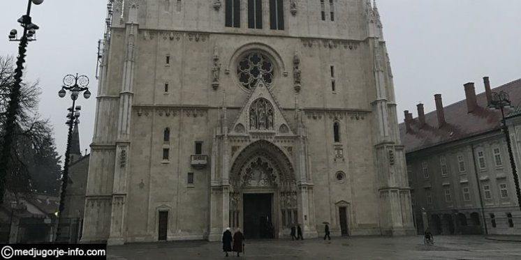 Zanimljivo otkriće u zagrebačkoj katedrali: Nakon što su pomaknuli klupe i pod naišli su na &ndash; spomenik