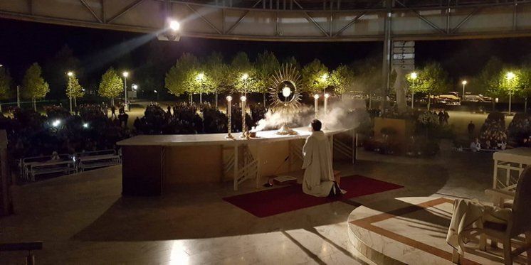 'Ja čujem vaše molitve' - Gospa. Nosimo tvoje molitvene nakane na oltar crkve sv. Jakova 