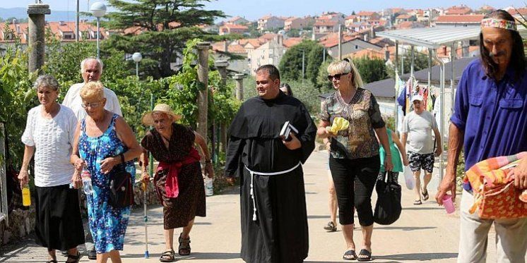 Fra Mario Knezović: &lsquo;Čovjek nikad nije bio nesretniji i nesigurniji&rsquo;