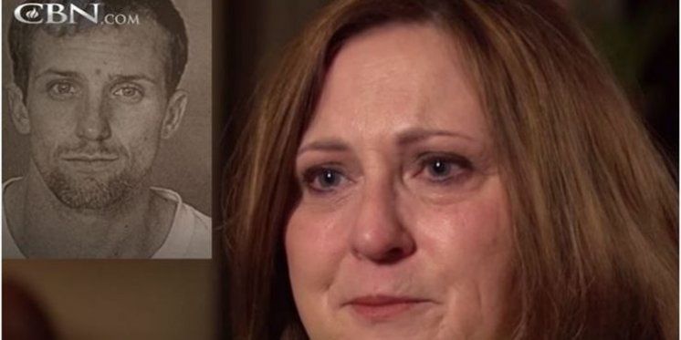 Mama je godinama molila za sina kriminalca &ndash; Isus je učinio čudo