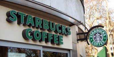 'Starbucks me otpustio jer sam vjernica i odbila sam nositi majicu Pridea'