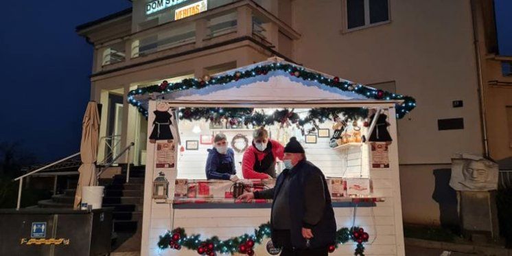 Zagrebački advent se ove godine preselio kod fratara: 'Svi imaju drive in pa ajmo i mi probati'