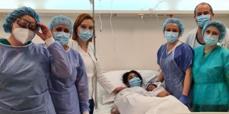 Prva beba u 2021. rodila se u Sisku: &lsquo;Ovo je baš simbolično. Obitelj je iz Petrinje, kuća im je srušena&lsquo;