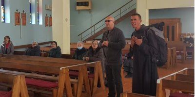 Benediktinac iz Francuske pješice hodočasti do Jeruzalema: "Nosit ću vas na putu u Jeruzalem u svojim mislima i molitvama"