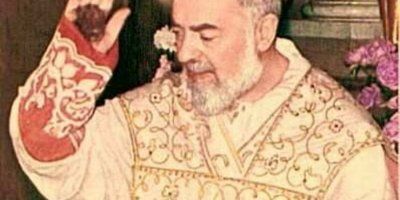 Padre Pio: Kad bi ljudi poznavali vrijednost Svete Mise, svaki dan bi morali doći redarstvenici, da na crkvenim vratima održavaju red zbog velikog mnoštva ljudi.&rdquo;