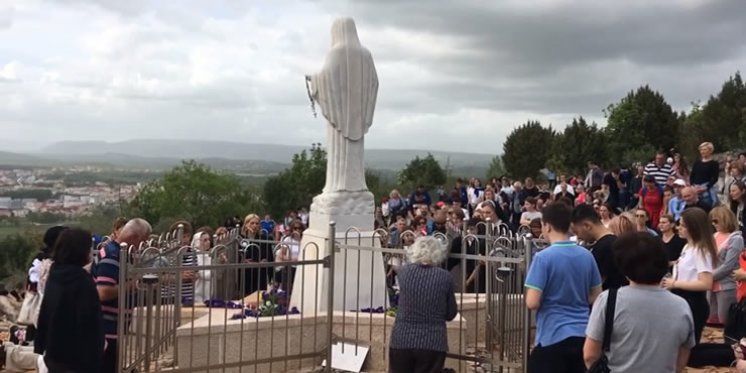 Prvi dan VELIKE ZAVJETNE DEVETNICE &bdquo;KRALJICI MIRA&ldquo; u organizaciji udruge &bdquo;Zavjet Gospi&ldquo; iz Čitluka