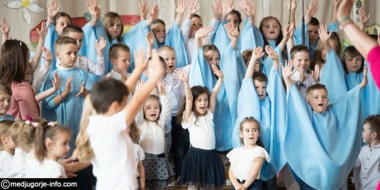 "PRIREDBA VRTIĆA &bdquo;Sv. mala Terezija&ldquo;: &bdquo;Majko, Kraljice Mira, hvala!&ldquo;