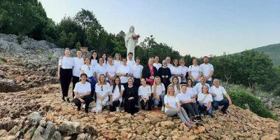 Veliki župni zbor &bdquo;KRALJICA MIRA&ldquo; na snimanju video-spota