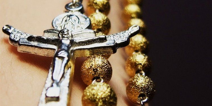 IL ROSARIO D'ORO PER ONORE DEL PI&Ugrave; SANTO CUORE DI GES&Ugrave;