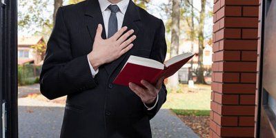 &raquo;POSJETITELJI&laquo; NA VRATIMA KATOLIKA Jehovini svjedoci su sekta