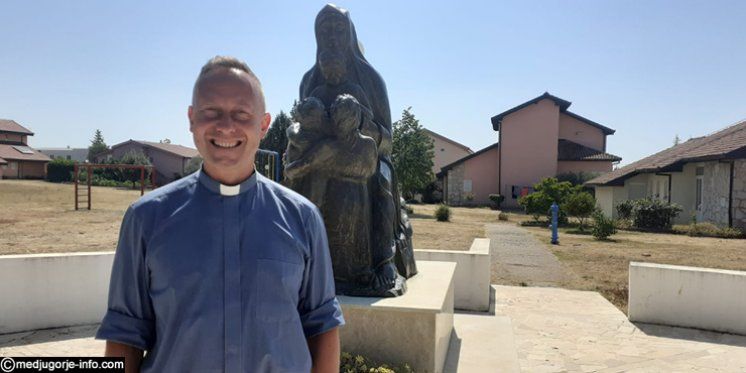 GOSPIN ZAGRLJAJ PROMIJENIO JE ŽIVOT OVOG SVEĆENIKA "Ti si moj!" poručila mu je Kraljica mira kod Plavog križa 